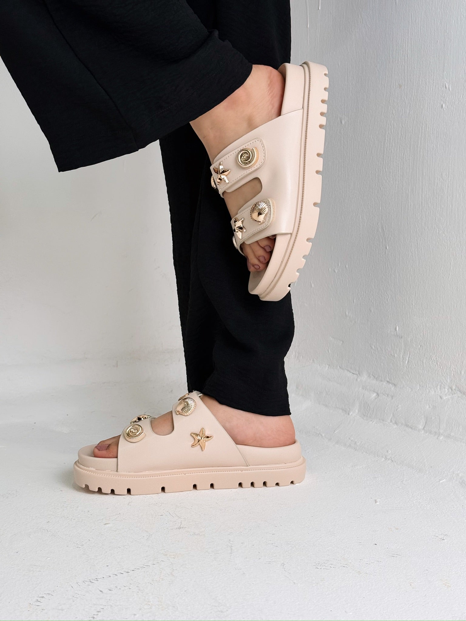 SANDALIAS SUELA ALTA