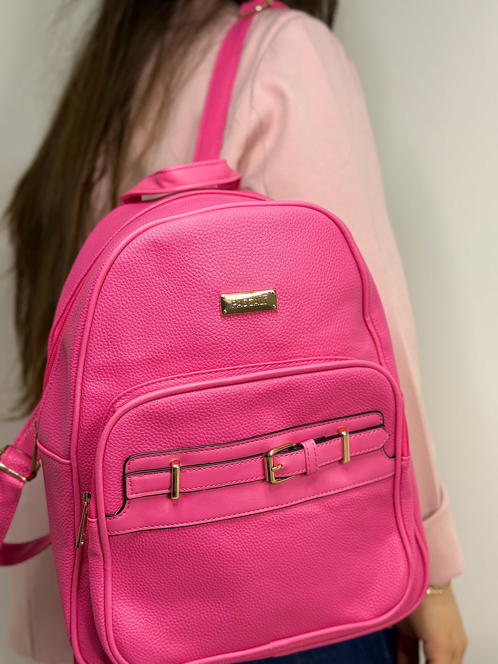 Mochila de dama de cuero