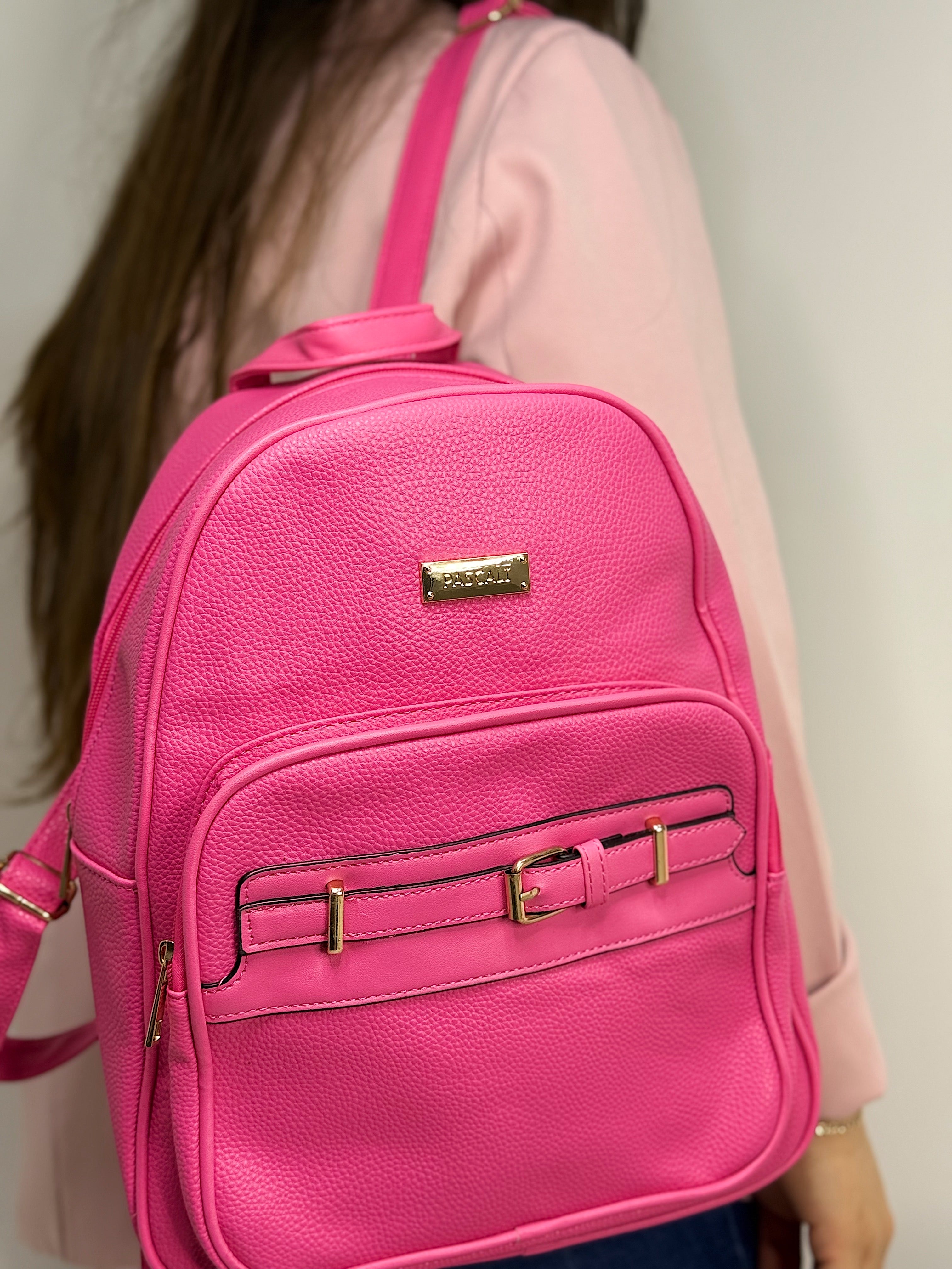 Mochila de dama de cuero