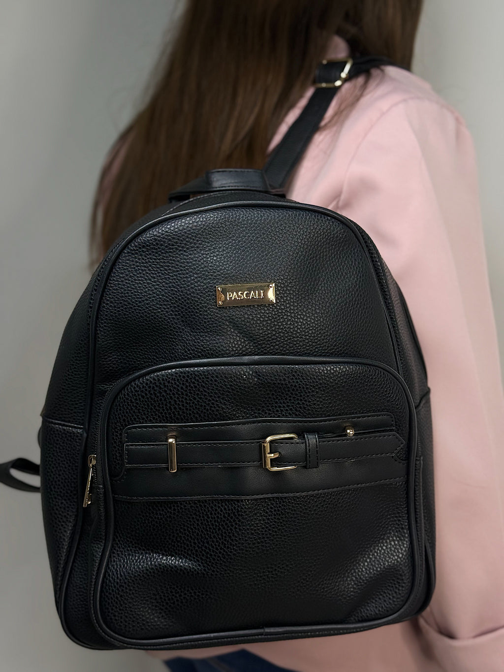 Mochila de dama de cuero