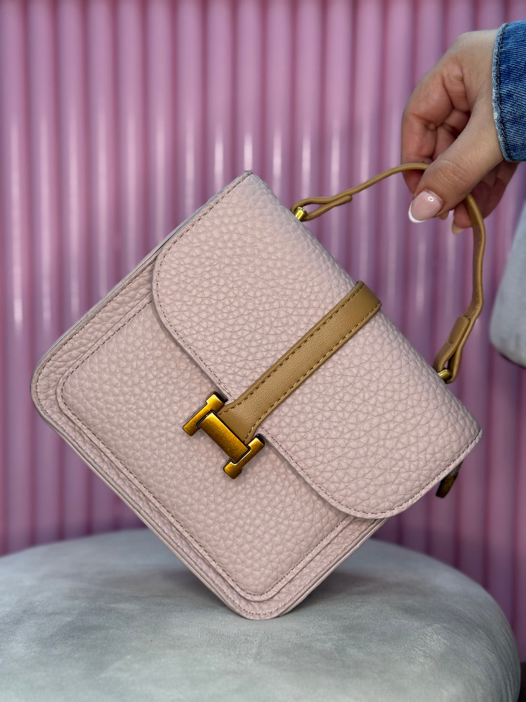 CARTERAS DE DAMA ESENCIALES