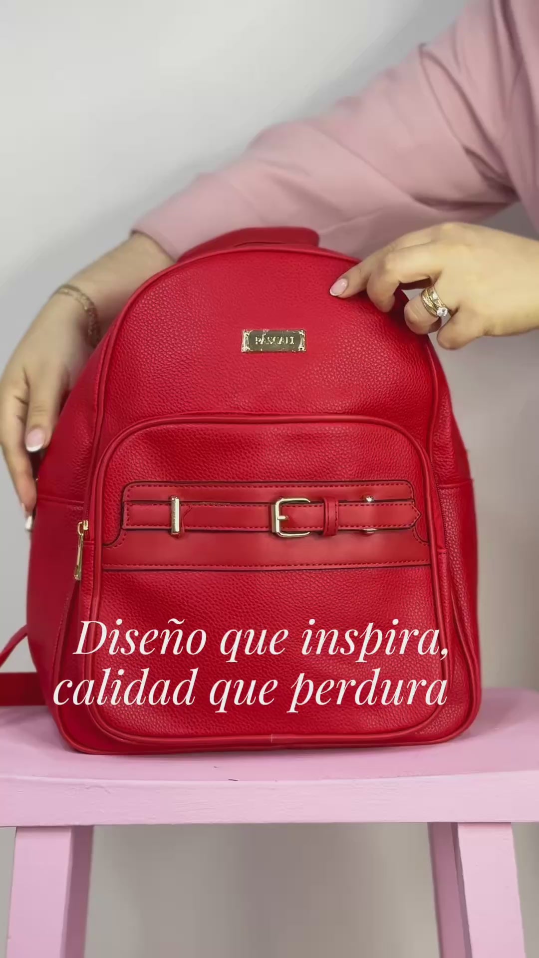 Mochila de dama de cuero